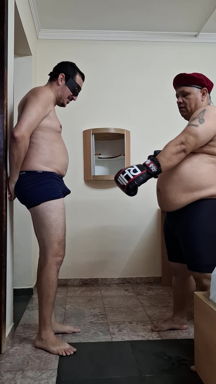 Punchbagplz: Kapitan Dominator X Jobber, fałszywy Gutpunch