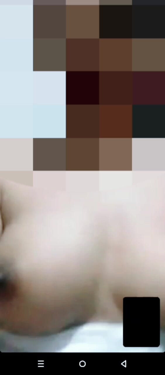 Astriana88: Wow, moja macocha pokazuje swoje duże piersi.