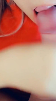 Mets ta bite dans ma bouche et je jouirai sur ma langue
