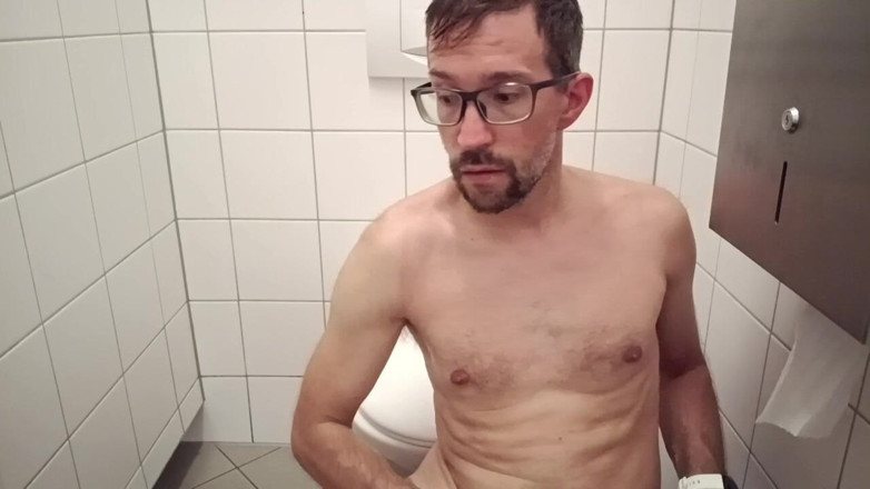 kickerscooter: Snel in openbare toiletten: Geheime solo in Feldkirch