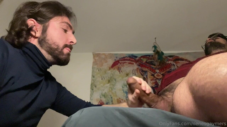 Nenesgaymers: Succhio il mio amico un grosso cazzo grosso facendolo venire