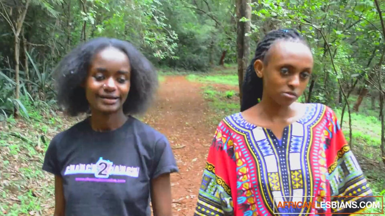 African Lesbians: Amatorskie afrykańskie murzynki lesbijki jedzenia cipki i kobiecy wytrysk!