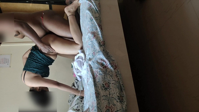 Trisha Hotness: 粗暴性爱狗式