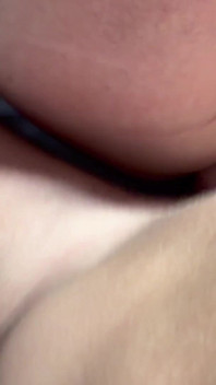 メイソン・クロスが巨大な未割りのペニスで継父ダンを伸ばす