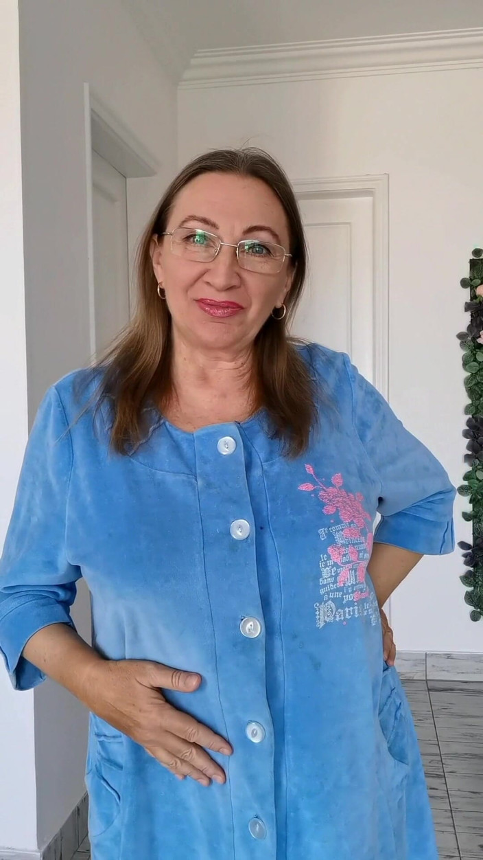 MariaOld: Nenek semok menggoda cucu tirinya. Permainan peran.