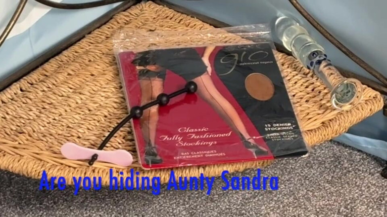 Aunty Sandra vintage girdle queen: Тітка Сандра носить багато нейлону vgq 69