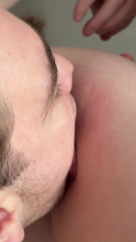 Dobrá Malá Děvka Uctívá Zpocené Jámy