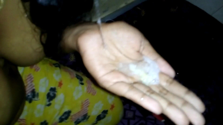 Immfuck: Aşırı Hintli gırtlağına kadar alıyor ve sonra ağzına boşalıyor