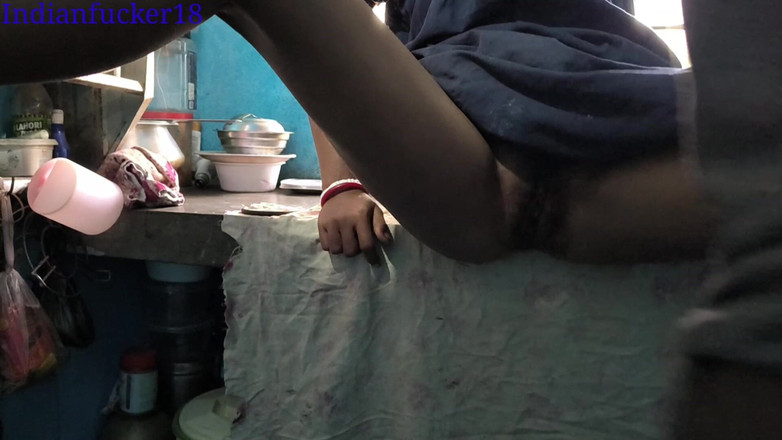 Indianfucker18: Šukání Velkého Zadku Zezadu
