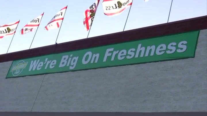 Cryptostudios: Taxichauffeur neukt sexy jonge vrouw zo hard