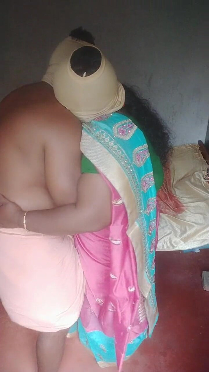 House room: Styvmamma Shayari prestanda