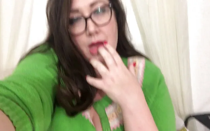 cutejayne: BBW Christmas sweater cum