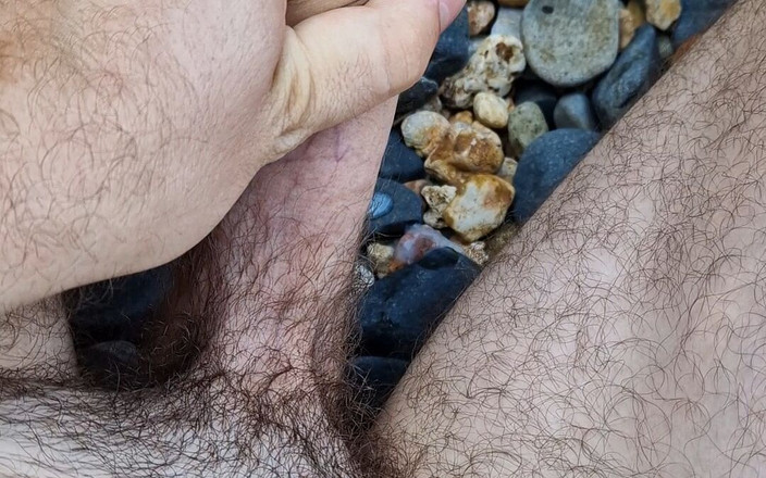 ttc2021: Honění a stříkání nahá na ne nudistické pláži