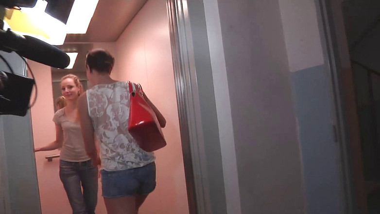 German amateur - 100% German hardcore videos: Abgeschleppte ladenangestellte liebt ihren neuen auftritt