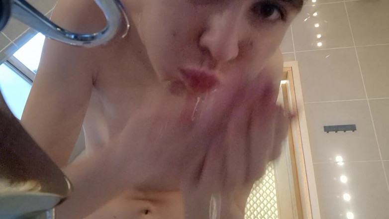 Faith Eros: Aku lagi asik muasin jerawatku sambil gosok gigiku - abaikan abaikan