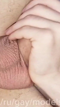 18letá Sissy Femboy zkoušela tlustého ptáka v jejím těsném zadku