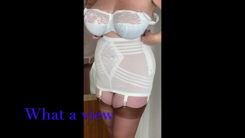 Aunty Sandra vintage girdle queen: Vgq5 ป้าแซนดร้าโชว์สตริปสุดเซ็กซี่ให้ดู
