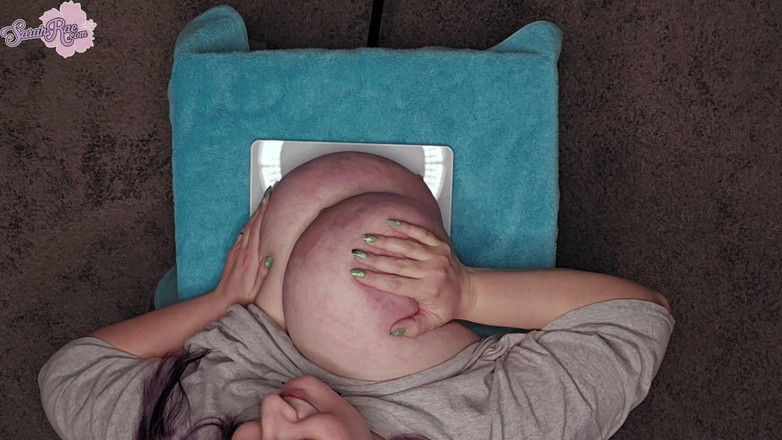 Sarah Rae: Vážení prsou