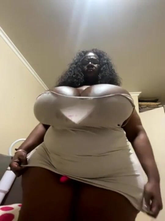 Legendary Booty Overdose: Bouncy Big Natural Tits