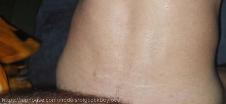 AlexGay: Maricas Gêmea engole esperma com bela bunda sem camisinha