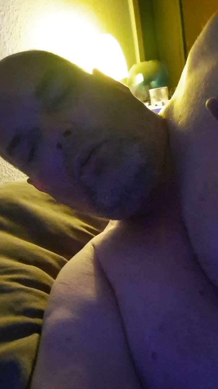 Fickspecht: No Night's Rest for the Bitch