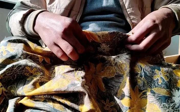 Satin And Silky: Satin Silk Handjob Porn - Dick Head Rub and Cum on...
