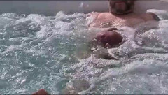 Monster_Meat_: Spaß im Whirlpool