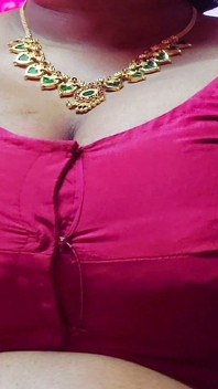 Desi Gorgeous Busty Babe Maria