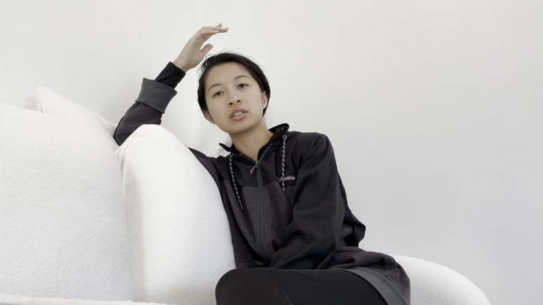 Felicity Azura: Propriétaire asiatique CFNM