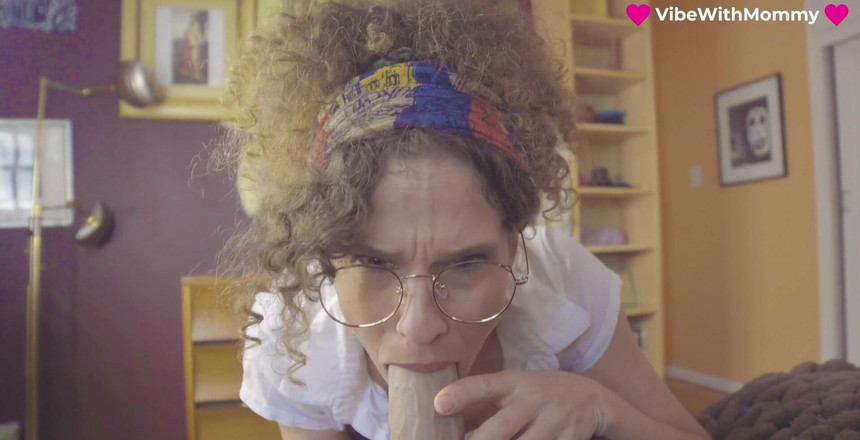 VibeWithMommy: ガールフレンドの最初のモンスターコックJOIすべての私のカック私のガールフレンドはハロウィーンパーティーにいて、いくつかの男とフックアップしてしまいます。