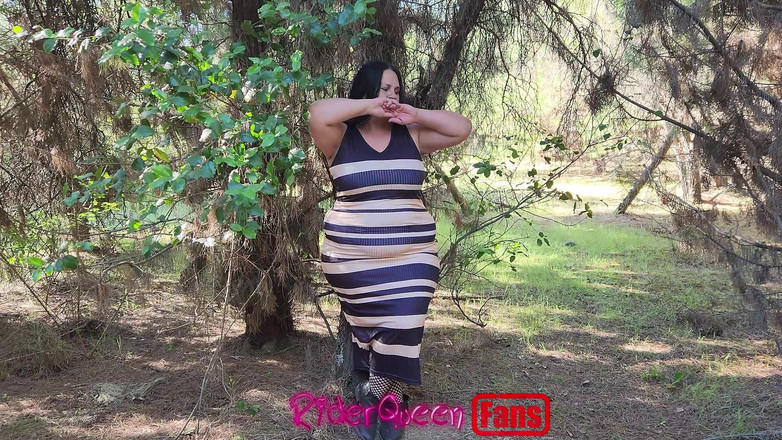 Riderqueen BBW Step Mom Latina Ebony: 야외에서 혼자 있는 라이더 퀴엔