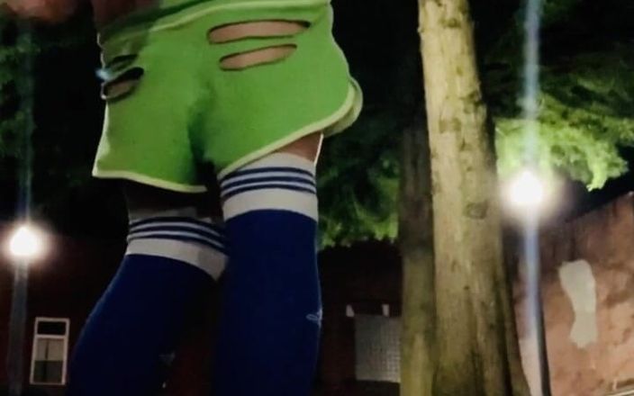 CindieLove: Fantastiska Slampiga Sissy Exhibitionist Booty Shorts