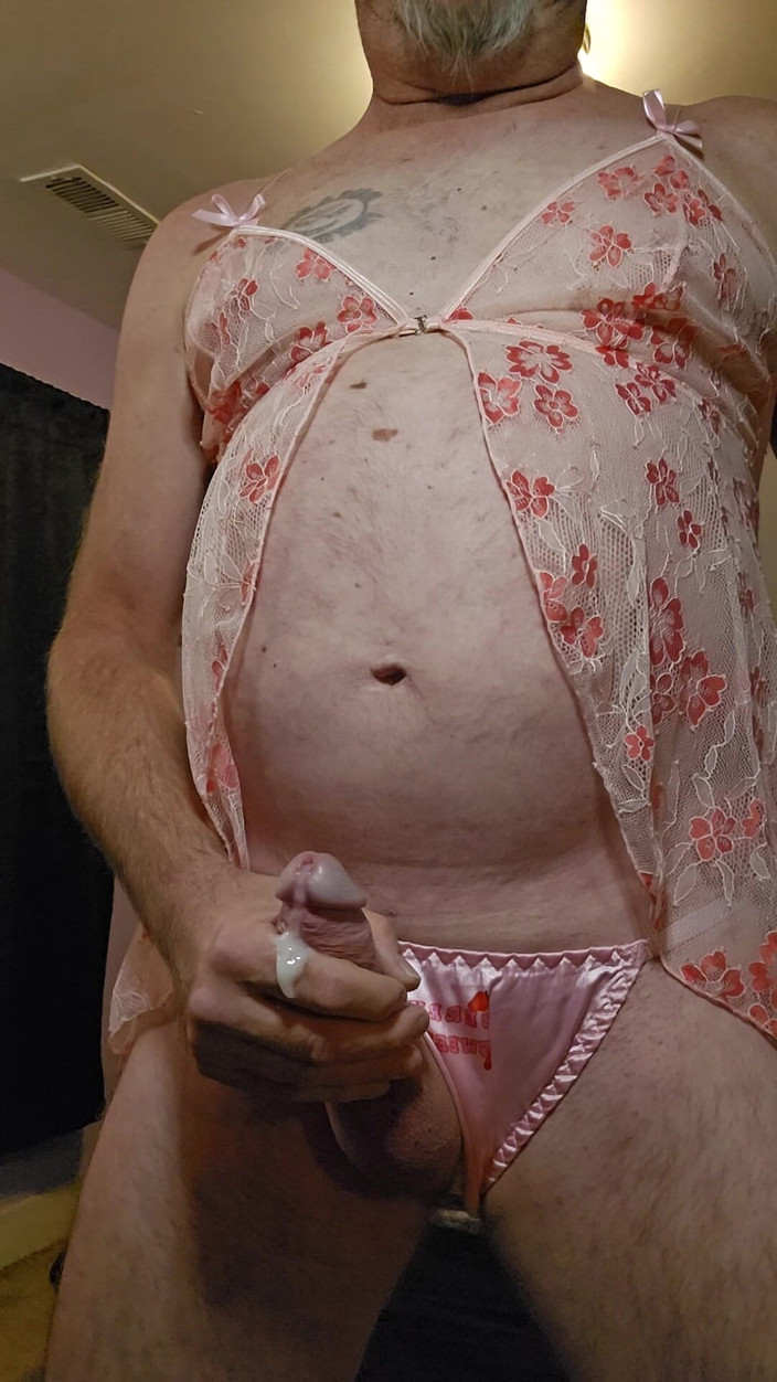 Fantasies in Lingerie: Pembe saten külotumla eğlence