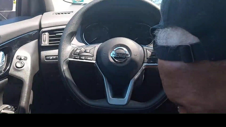 Chuck and Rob Doe: Kompilace kouření v autě