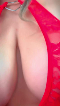 A Surprise From an Amazing MILF Mum and Her Big Breasts