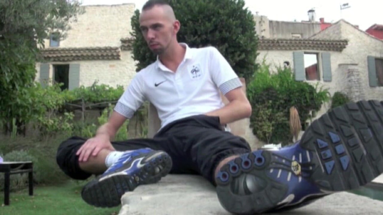 YOUNG FRENCH DUDES FUCKERS: Jo futută în mașină de Enzo