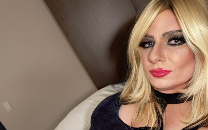 Velvman: 벨벳 드레스를 입은 크로스드레서