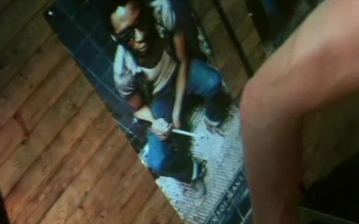 Inhonorof porn: Vintage milf es follada por el empleado en la tienda