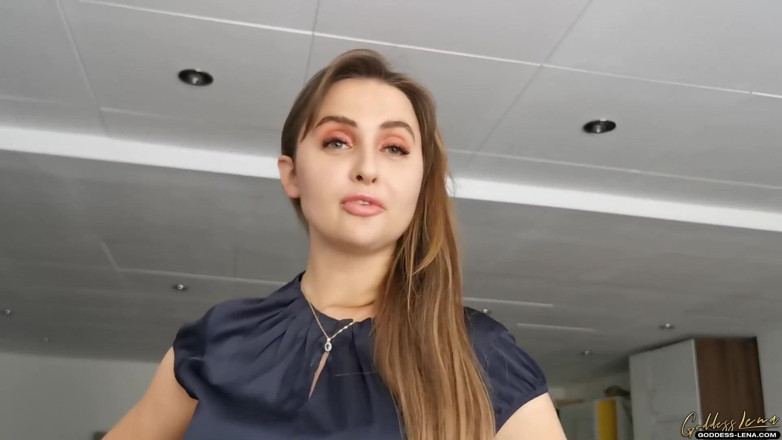 Goddess Lena: Çığlık atana kadar meme ucu işkencesi