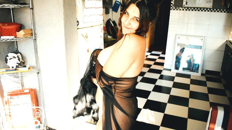 melu_world: Dont Have to Pay Delivery Boy so I Rewarded with...
