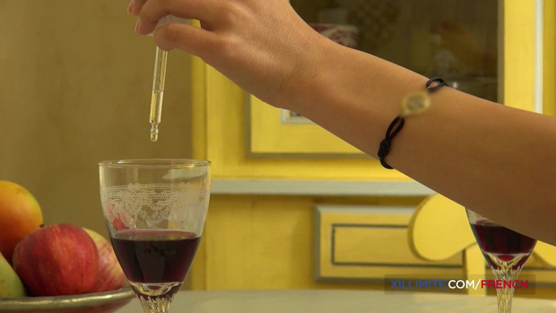 French girls at work: Français la brune Paloma pour ton plaisir