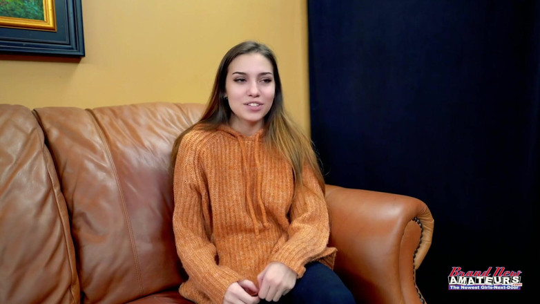 Brand New Amateurs: My cutie coed friend tricks Kataljna Kittin pussy for pussy...