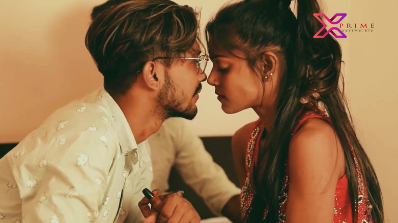 Indian Erotica: Najgorętszy indyjski seks w trójkącie z piękną dziewczyną