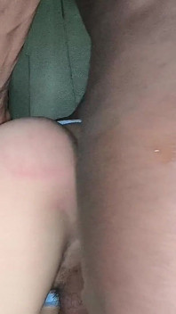 그는 단지 재미를 위해 팬티를 입고 있다고 생각했습니다.