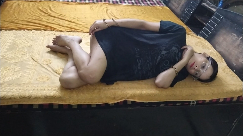 Indian Muslim Couple: Indian Wife Turns Heads Beauty, Confidence &amp; Secret Sparks