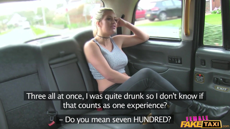 Fake Taxi: Taxi fals - futând cu degetul o gagică în formă și flirt până...