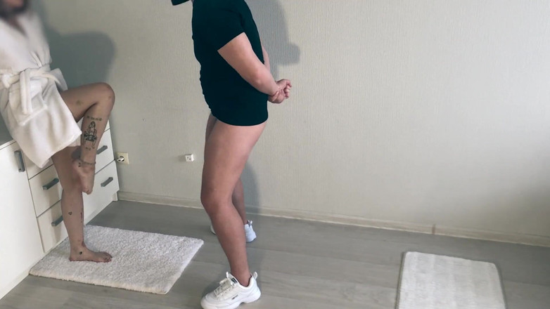 Amateur_fetish: Teen ballbusting 4 | angle 2