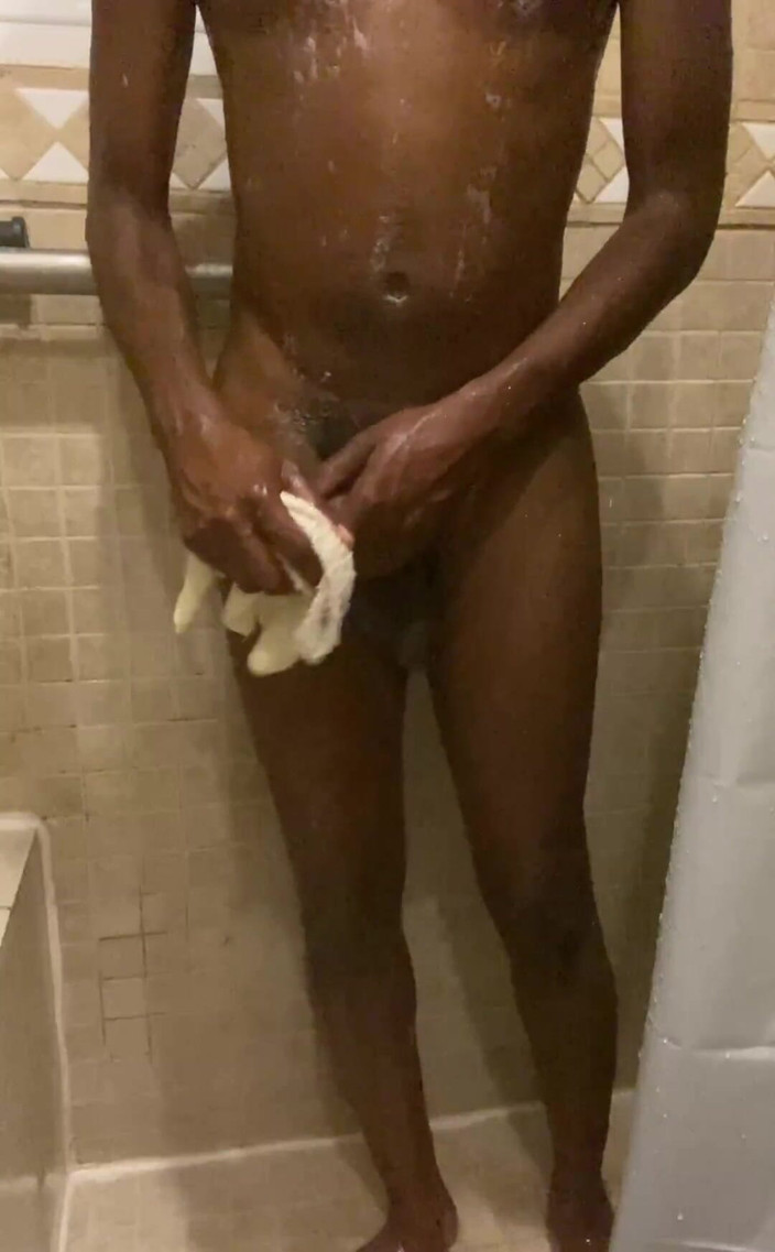 MerlinMystique: Lembre-se de lavar seu pau, bolas, buceta e bunda antes...