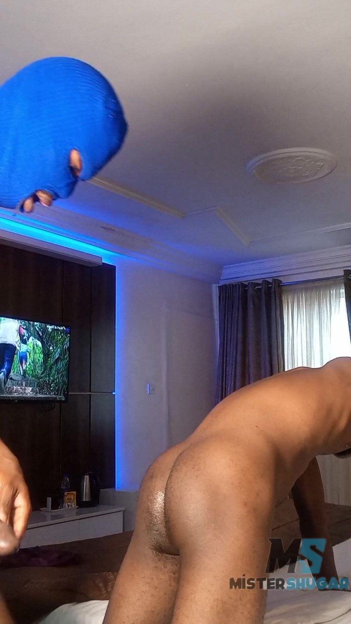 Mister Shugar: Mengongkek Pelajar Sophomore Sebagai Hukuman Kerana Mengelirukan Buku Teks Saya