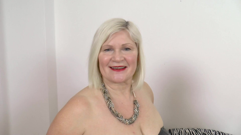 Old Nanny: Dvě staré britské kozy lesbičky Lacey Starr a Honey